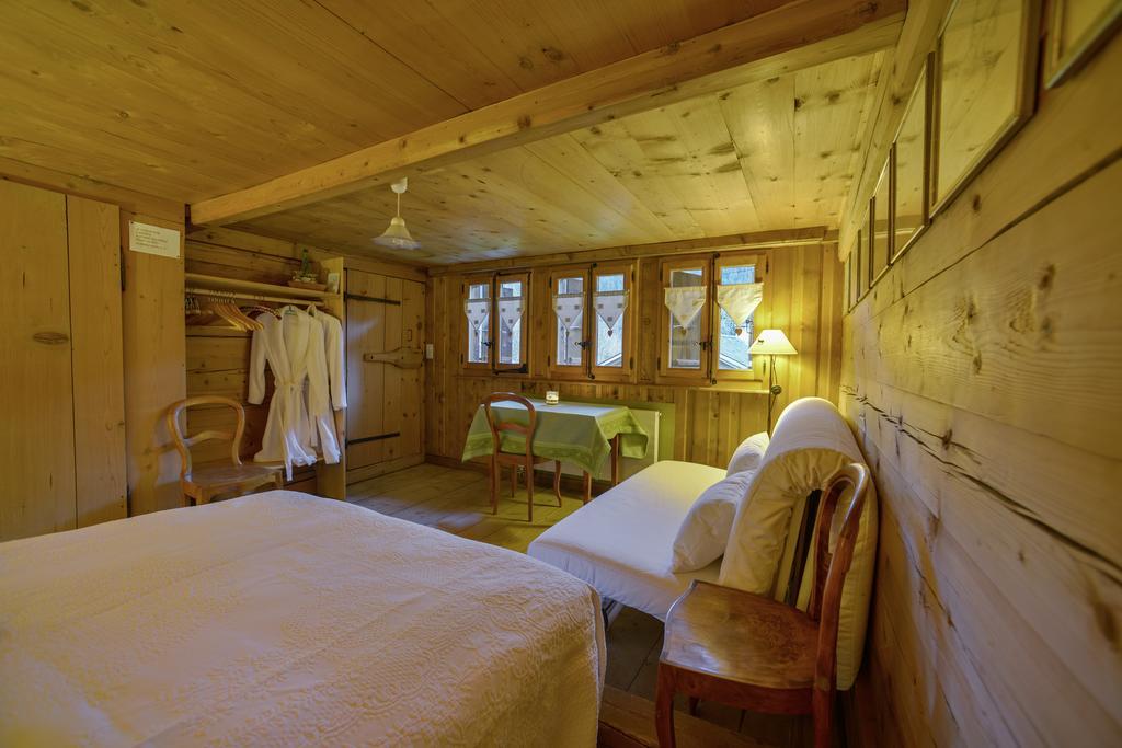 Chalet La Croisee Bed & Breakfast Vers L'Eglise Room photo